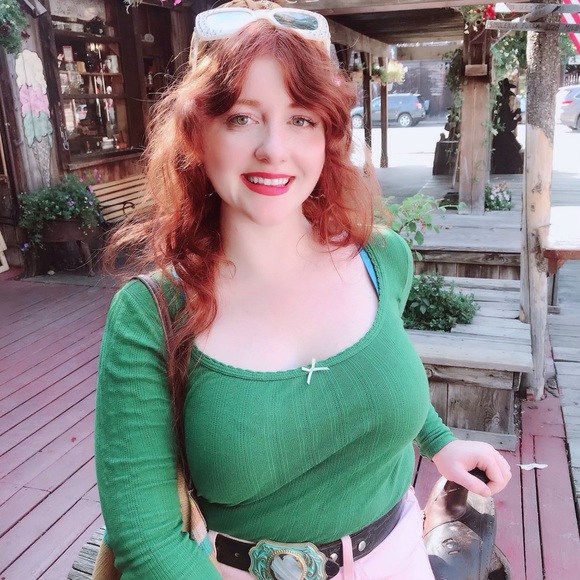 Meet your Posher, Shannon - Picture 2 of 4